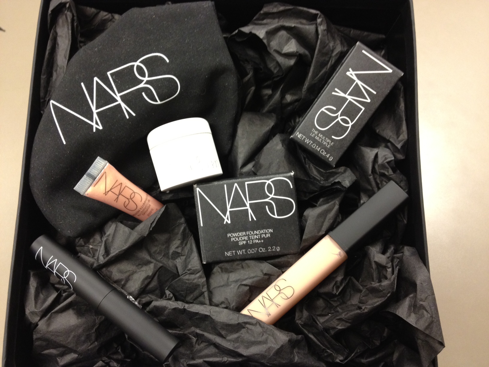 Enter NARS ‘Holiday Look’ event Giveaway!