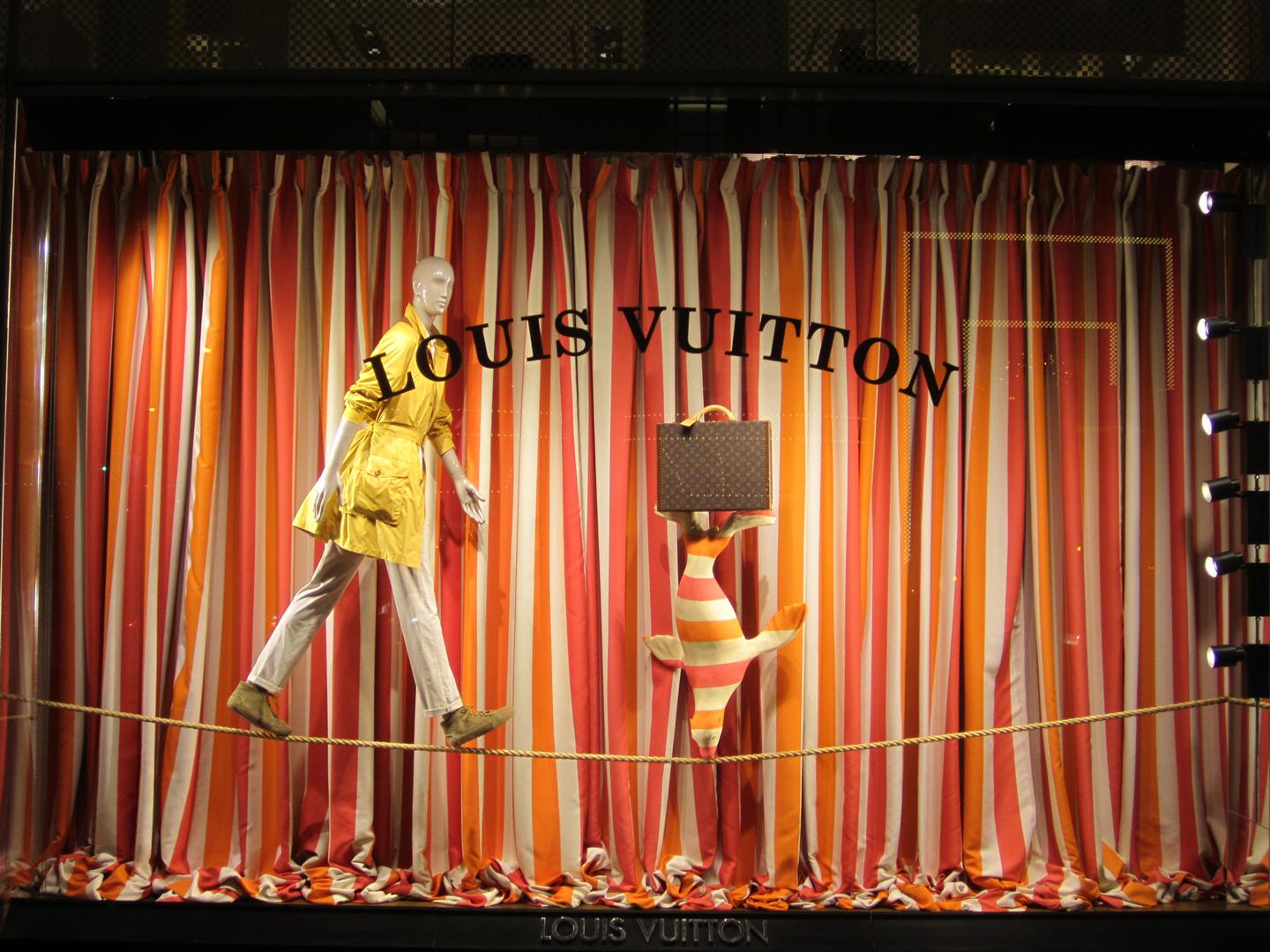 Christmas in NYC (Louis Vuitton)