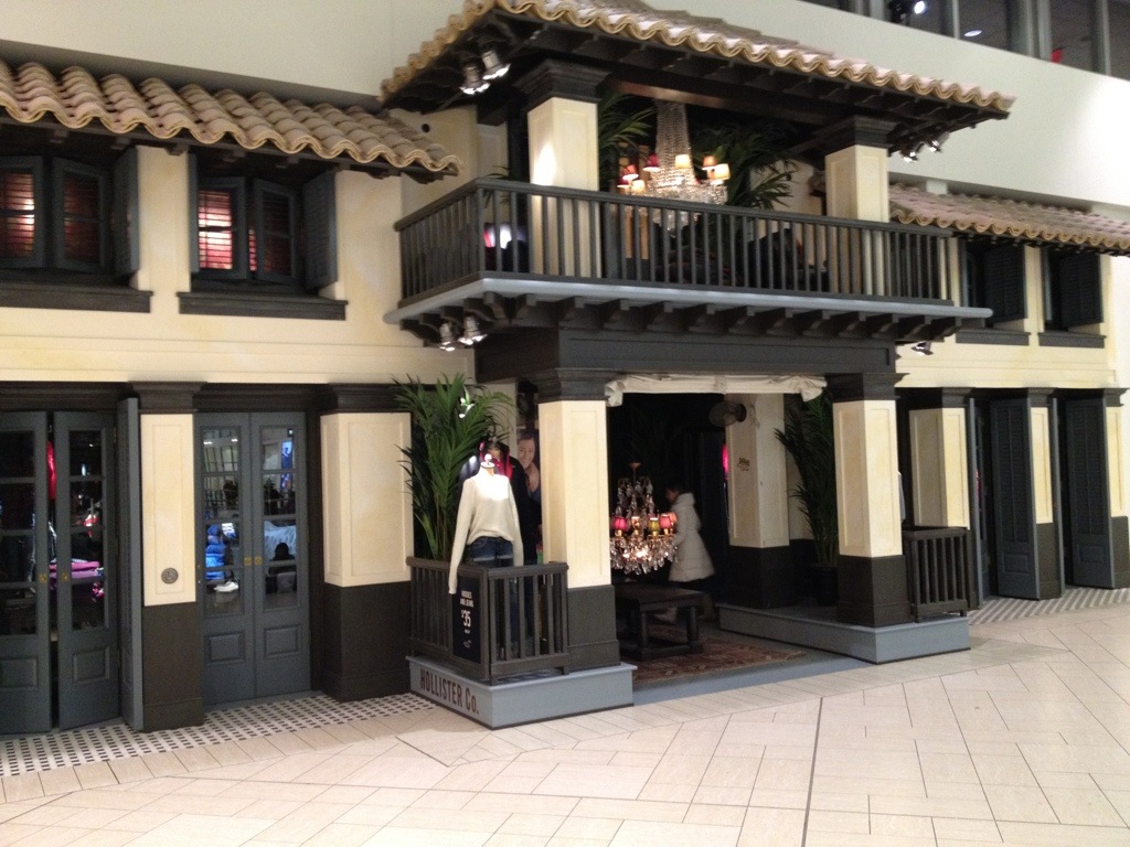 Hollister & Co Retail store Front – immrfabulous.com