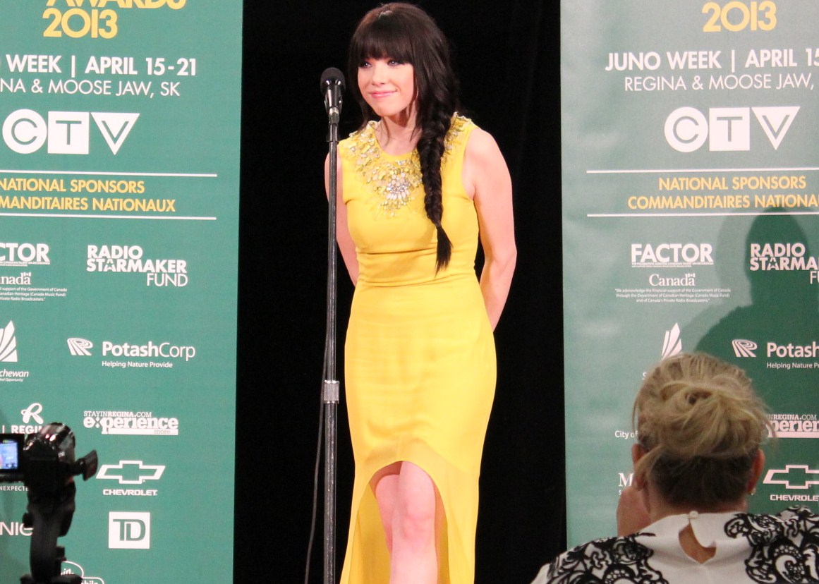 Carly Rae Jepsen Backstage_Juno_Awards_regina_2013_winner