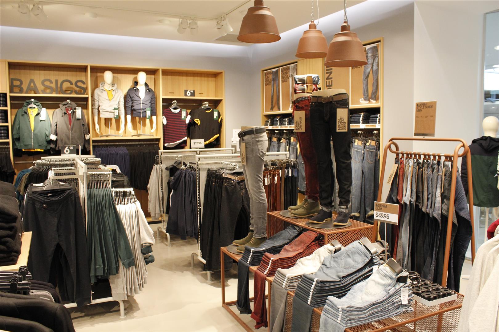 H&M Flagship for Western Canada Chinook Centre (2)