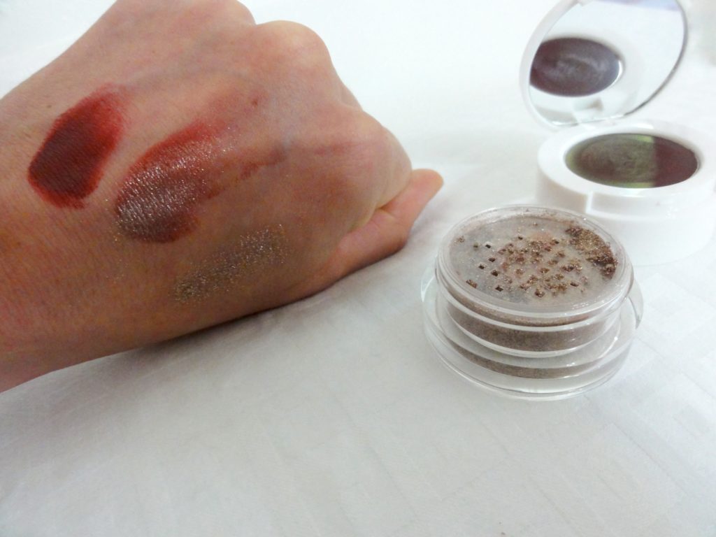 The_Edgiest_Metallishadow_Crème_&_Powder_Colour_Swatch_Scarlet_Eclipse_03_The_Estée_Edit_Sephora