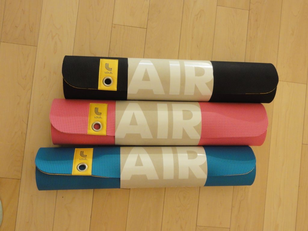 AIR_Yoga_Mat_LOLE_Fall_2016_Collection_Sneak_Peek_Montreal
