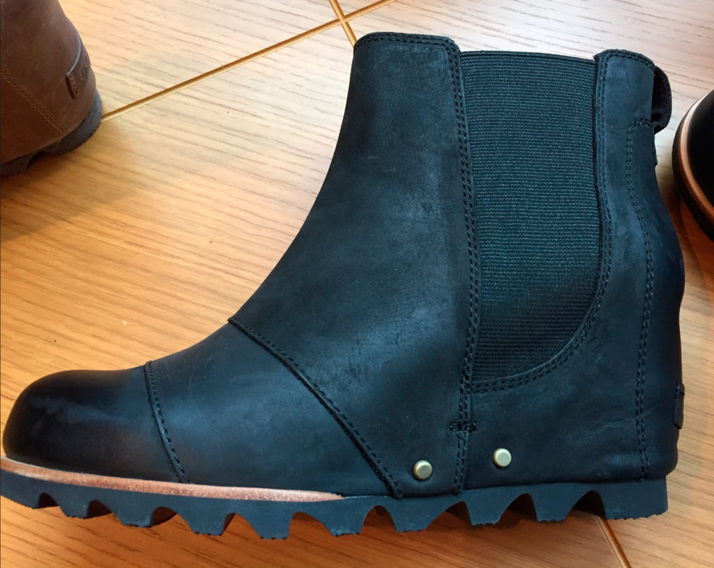 Sorel_lea_wedge_boot