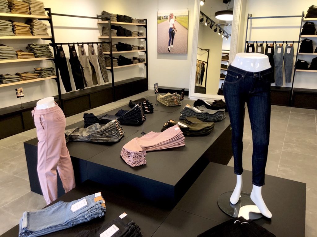 DUER women’s Calgary 