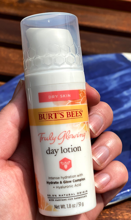 Burt's Bees Truly Glowing Day lotion for dry skin