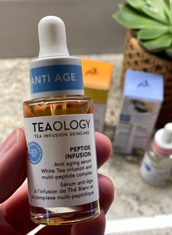 Teaology Peptide Serum with Organic White Tea infusion