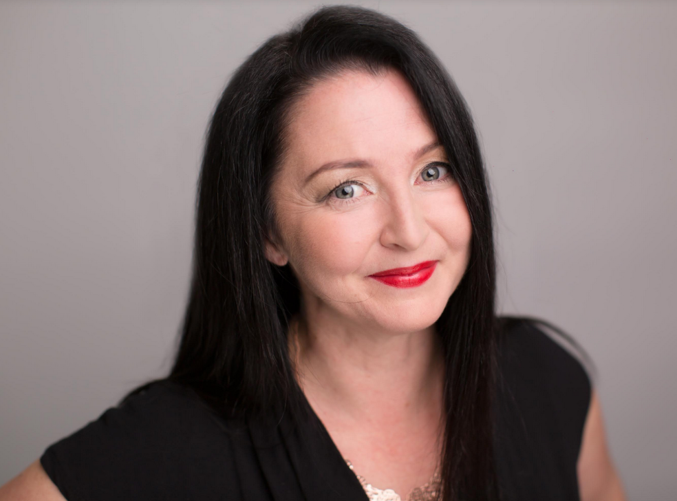 Ellis Holevas AlumierMD