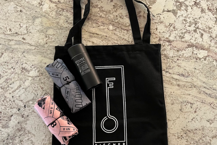Fischersund perfumes and tote